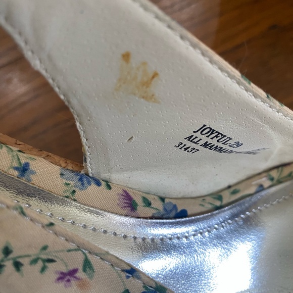 Bamboo floral wedges - size 8 1/2 - Picture 6 of 7